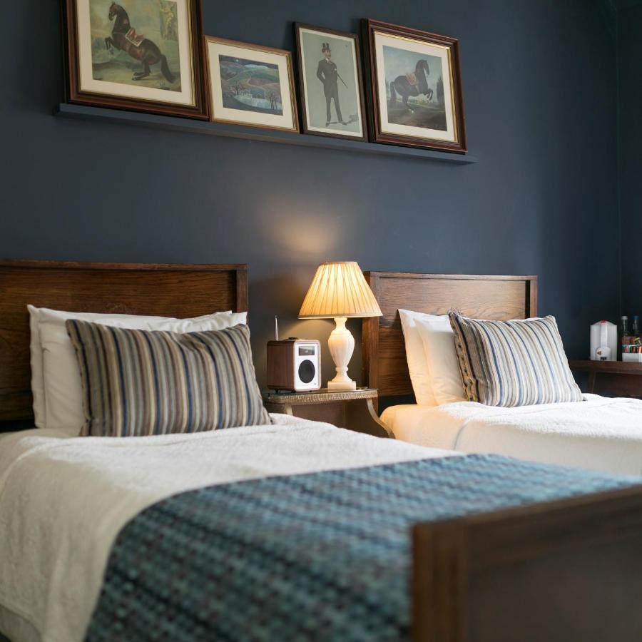 Hotel Victoria House à Church Stretton Extérieur photo